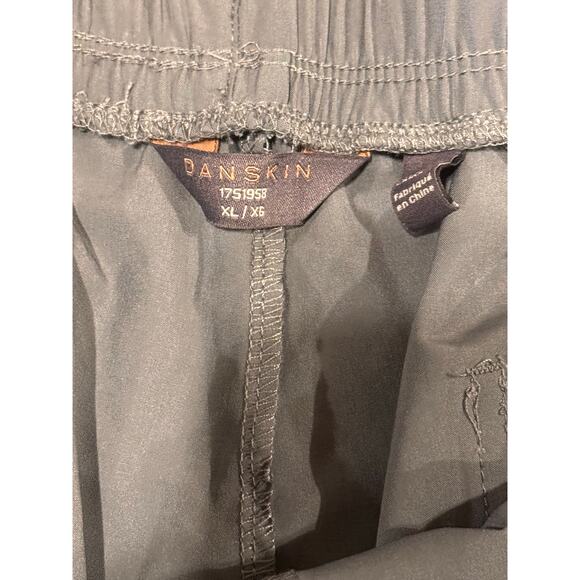 Danskin Women’s Sage Green Relaxed Fit Drawstring Shorts Size XLarge - Picture 4 of 11